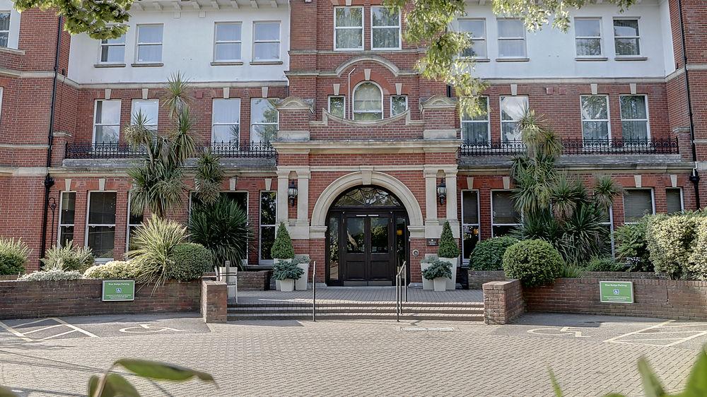 Holiday Inn Farnborough By Ihg Kültér fotó