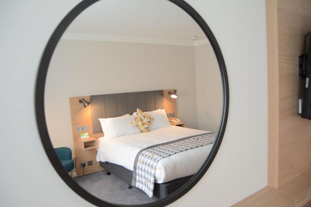 Holiday Inn Farnborough By Ihg Kültér fotó