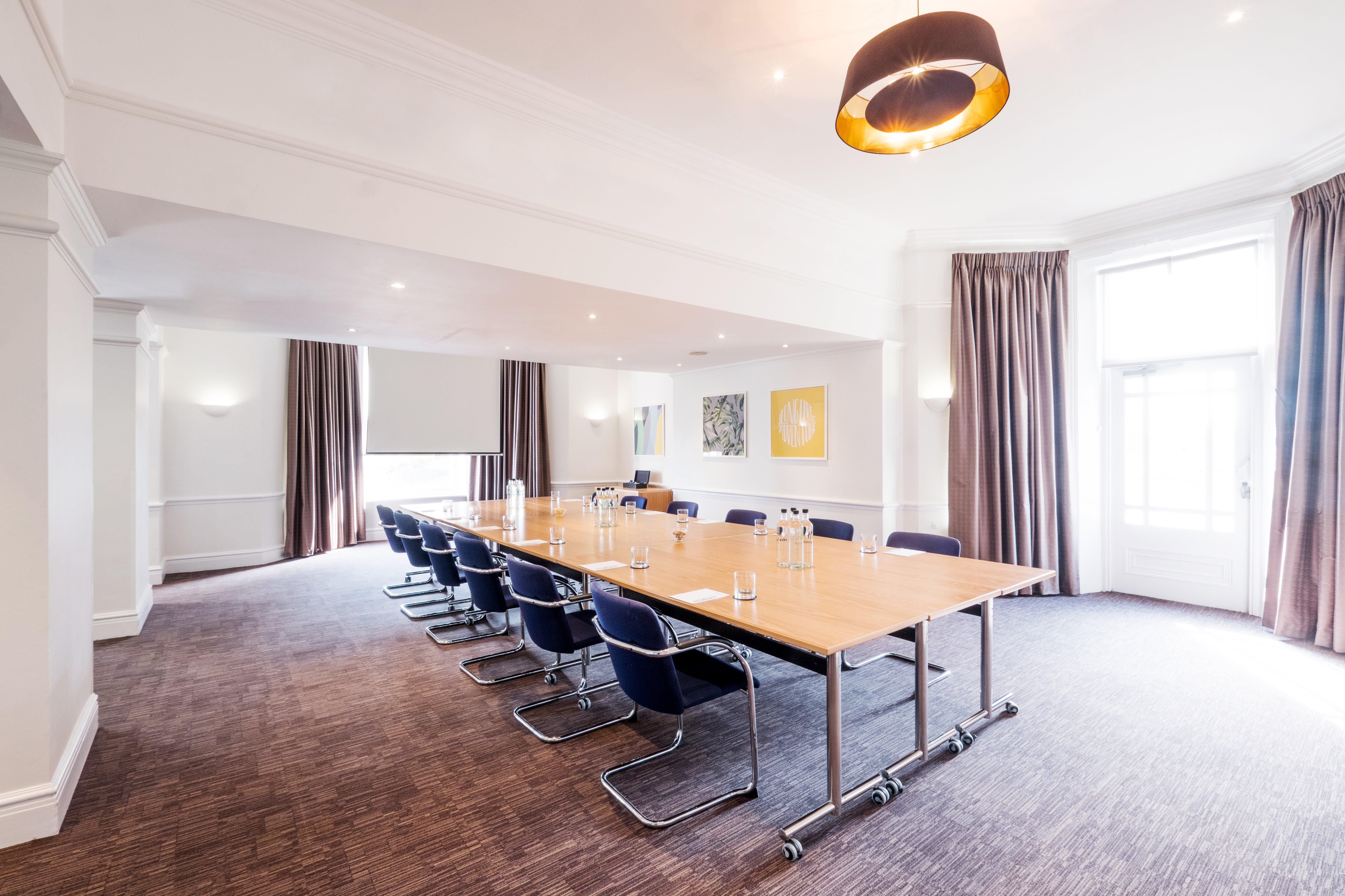 Holiday Inn Farnborough By Ihg Kültér fotó