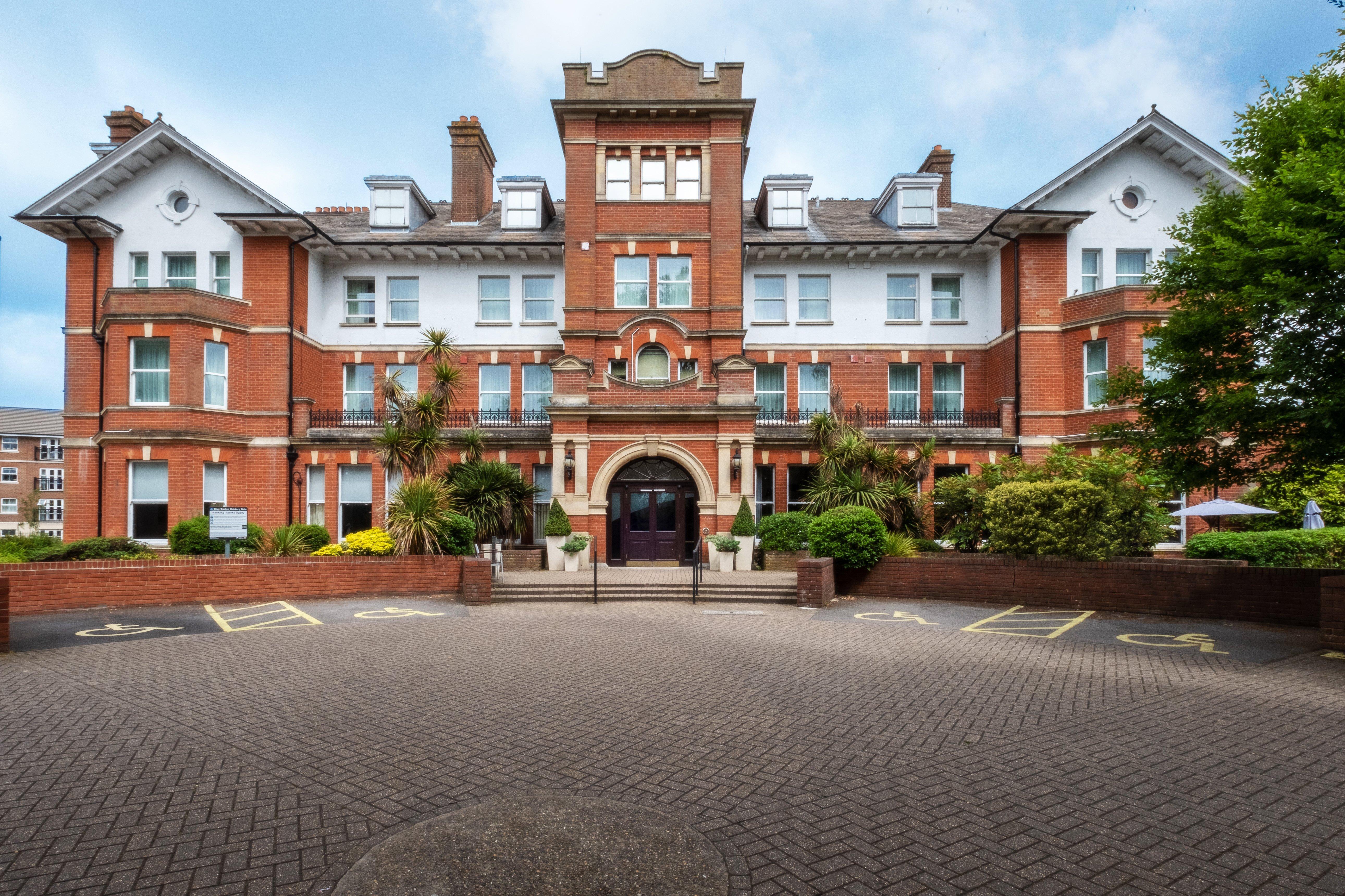 Holiday Inn Farnborough By Ihg Kültér fotó