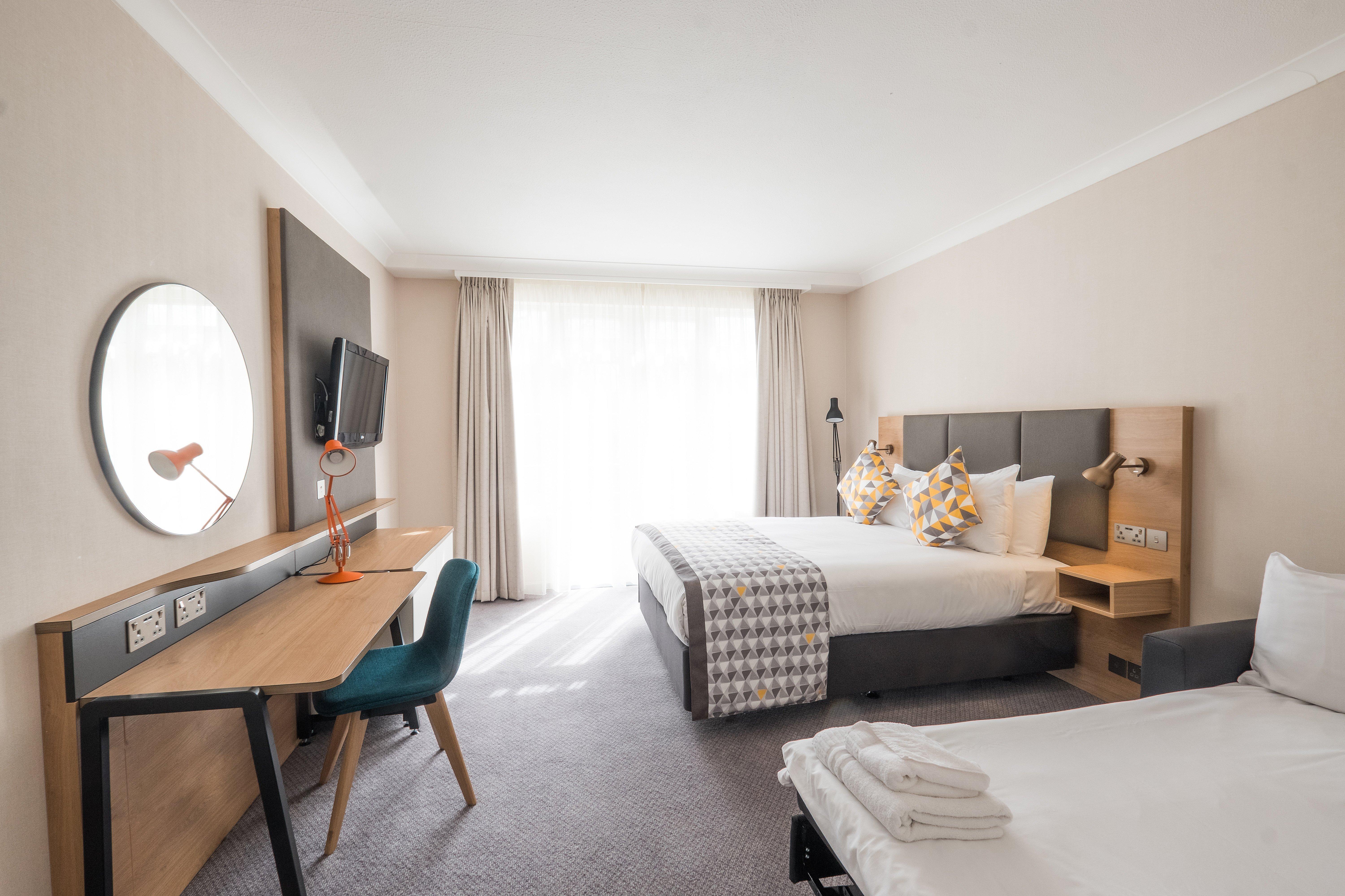 Holiday Inn Farnborough By Ihg Kültér fotó