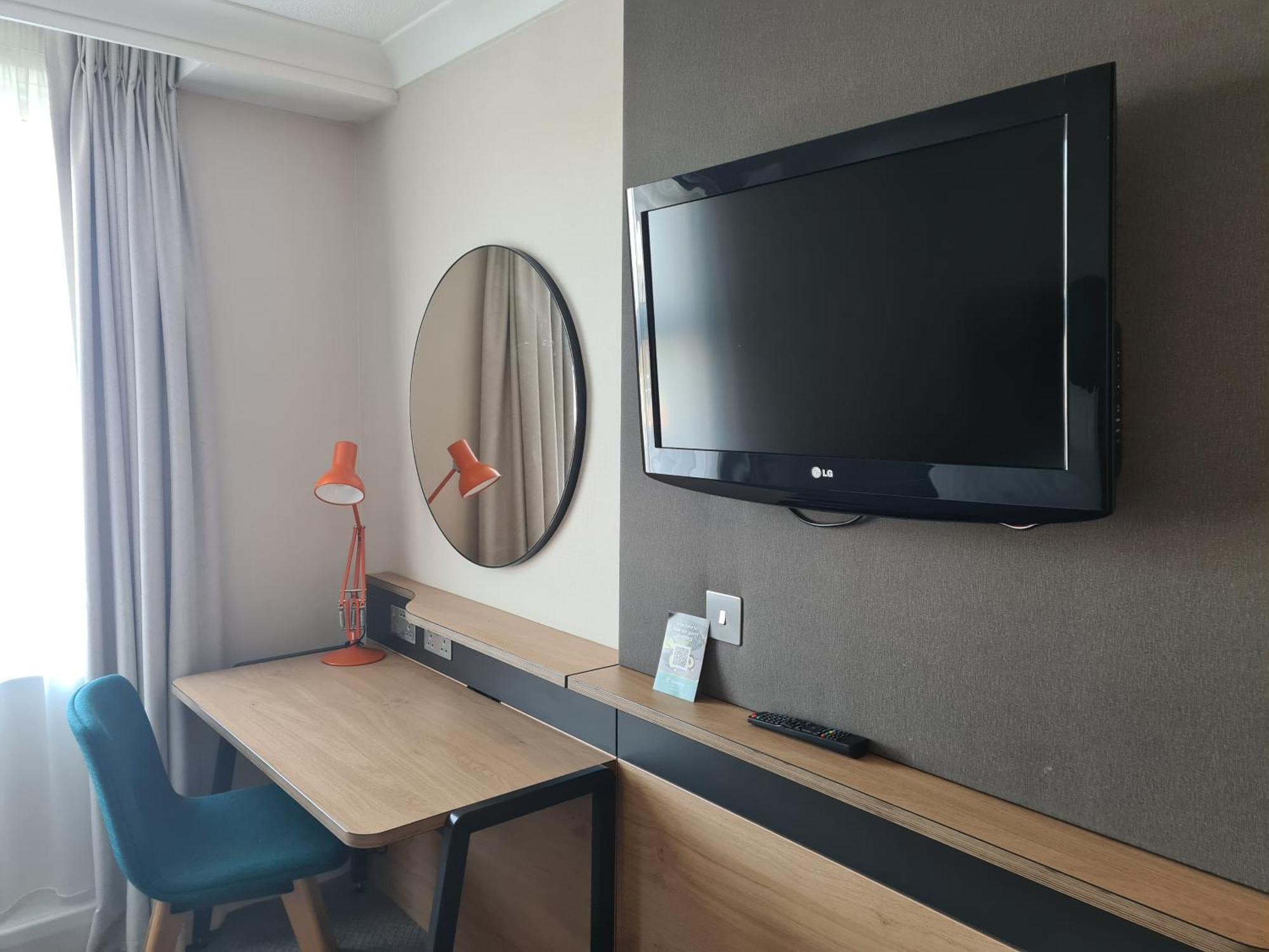 Holiday Inn Farnborough By Ihg Kültér fotó