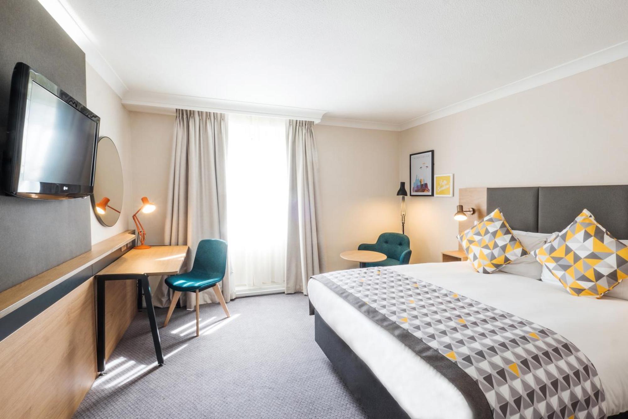 Holiday Inn Farnborough By Ihg Kültér fotó